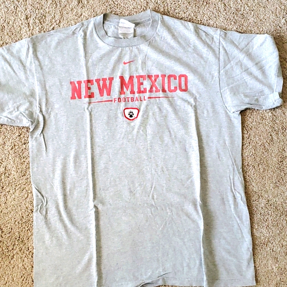 UNM Lobos Football T-shirt
